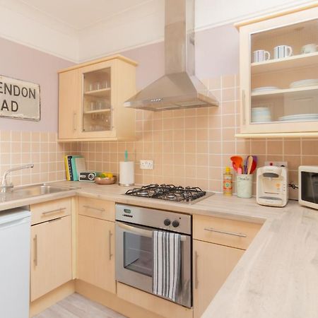 Spacious Split Level Flat In Great Location Portsmouth Exterior foto