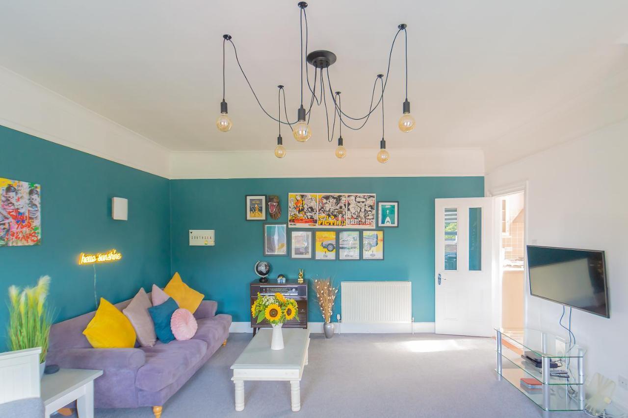 Spacious Split Level Flat In Great Location Portsmouth Exterior foto